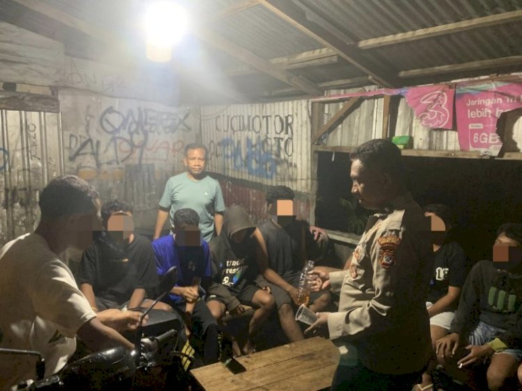 Patroli Polsek Koja Bubarkan Kelompok Pemuda Konsumsi Miras di Persimpangan Jalan Bumi