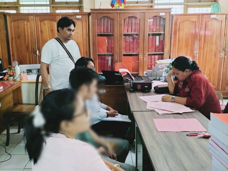 Polsek Kota Lama Serahkan Tersangka Kasus Pencabulan Anak ke Kejaksaan Negeri Kota Kupang.