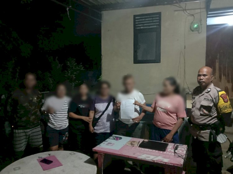 Hingga Dini Hari, Bhabinkamtibmas Batuplat Berhasil Mediasi Perselisihan Rumah Tangga Lewat Jalur Damai.