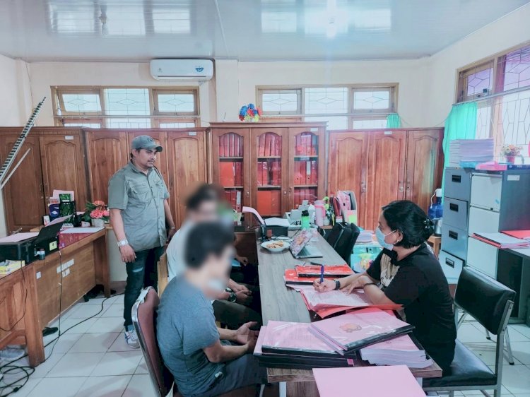Tuntaskan Kasus Pencabulan Anak, Polsek Kota Lama Limpahkan Tersangka dan Barang Bukti ke Kejari Kota Kupang.