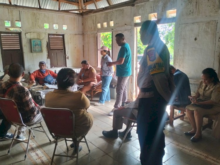 Bhabinkamtibmas Airnona Dampingi Tim Cagar Budaya NTT, dalam Pencatatan Bangunan Peninggalan Belanda.