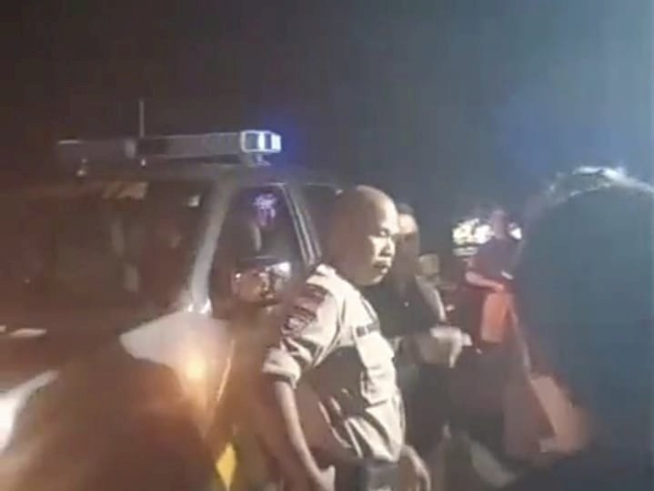 Respon Cepat Laporan Warga, Bhabinkamtibmas Batuplat Amankan Pemuda Mabuk yang Resahkan Pedagang.