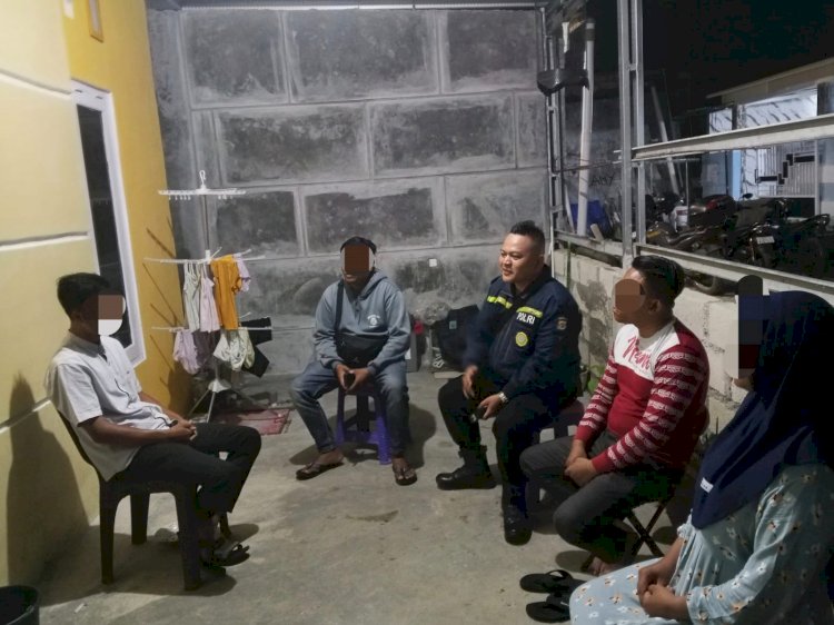 Bhabinkamtibmas Penkase Oeleta Mediasi Sengketa Warga, Kapolsek Alak: Utamakan Penyelesaian secara Kekeluargaan.