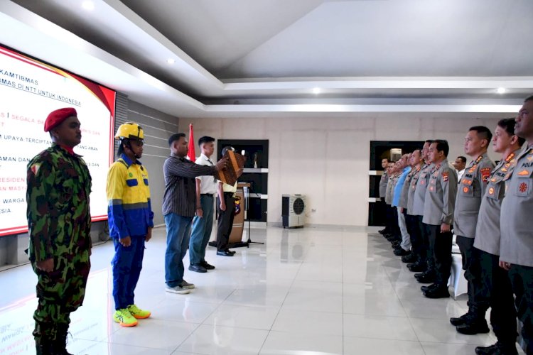Kapolda NTT Pimpin Apel Siaga Kamtibmas, Komitmen Bersama Dikukuhkan: NTT Aman untuk Indonesia Hebat.