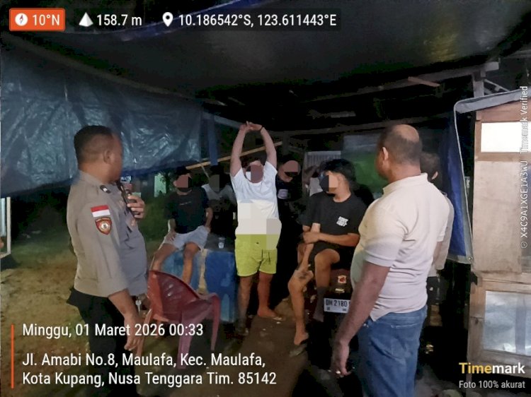 Patroli Polsek Maulafa Ciptakan Situasi Kondusif, Satu Kelompok Pemuda Miras di Oepura Dibubarkan