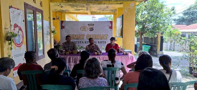 Jumat Curhat Polresta Kupang Kota di Oeba: Warga Sampaikan Aspirasi, Polisi Beri Solusi Kamtibmas.