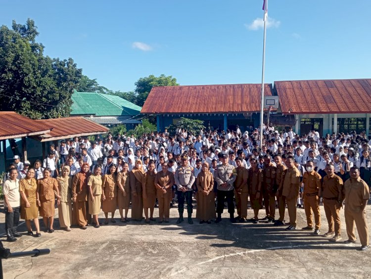 Polsek Alak Tanamkan Kesadaran Hukum Sejak Dini kepada Pelajar SMP Negeri 14 Kota Kupang