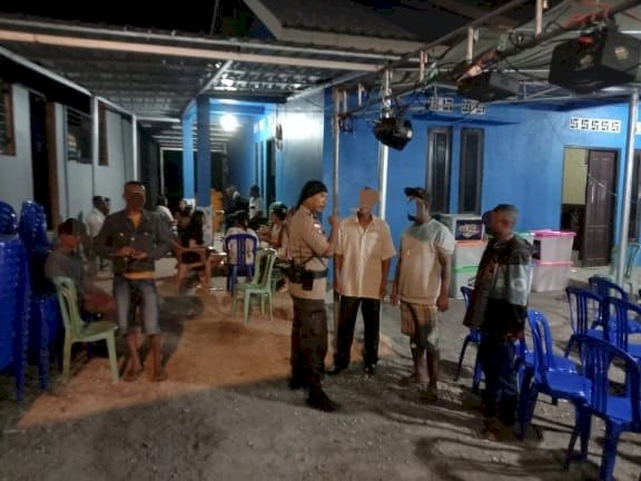 Keluhan Warga Ditindaklanjuti, Bhabinkamtibmas Batuplat Sambangi Lokasi Pesta.