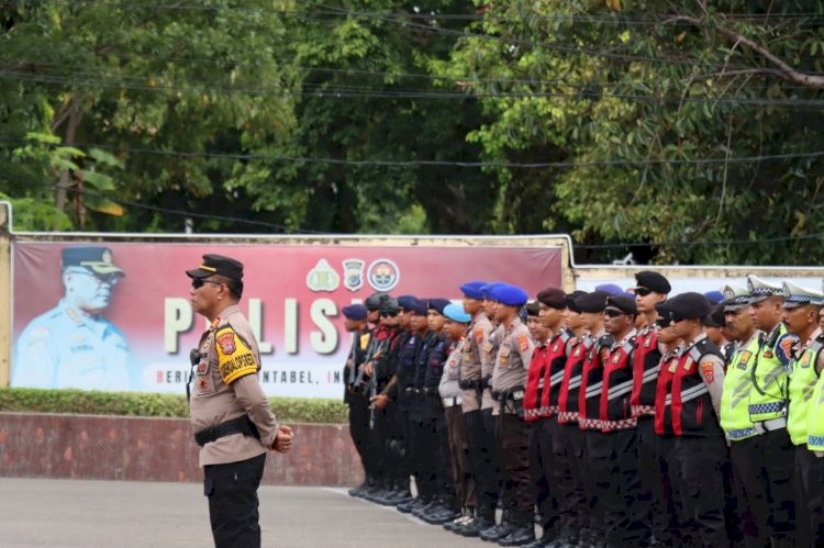 Amankan Pawai Paskah Sinode GMIT dan Kunker Wakil Presiden RI, Wakapolresta Kupang Kota Pimpin Apel 580 Personel Gabungan.