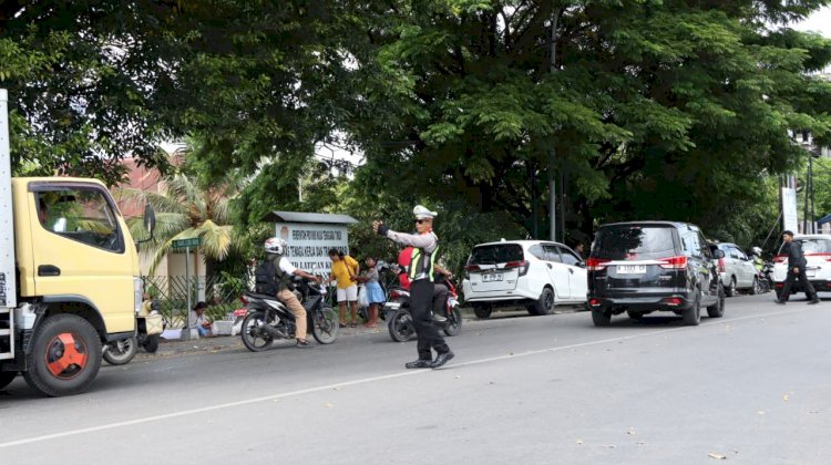 Wapres Gibran Rakabuming Raka Lepas Pawai Paskah di Kupang, Kapolresta Pimpin Langsung Pengamanan.