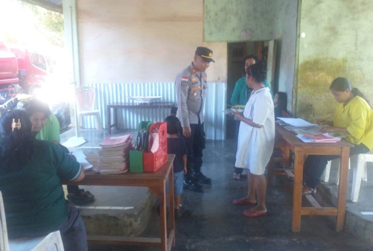 Kapolsek Maulafa Tinjau Posyandu BTN Dua, Beri Motivasi Kader hingga Pengecekan Langsung MBG.