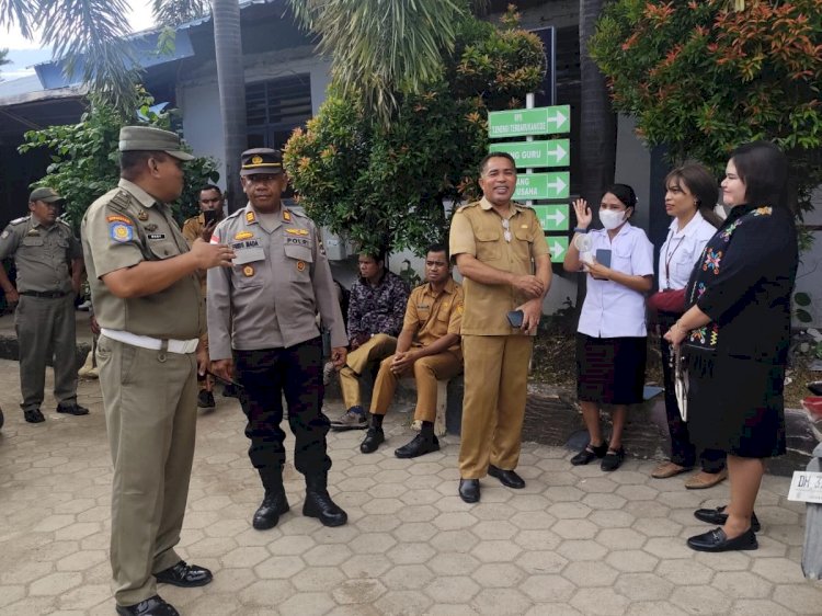 Polsek Koja Intensif Pantau Situasi di SMKN 5 Kota Kupang, Pasca Penolakan Terhadap Kepala Sekolah.