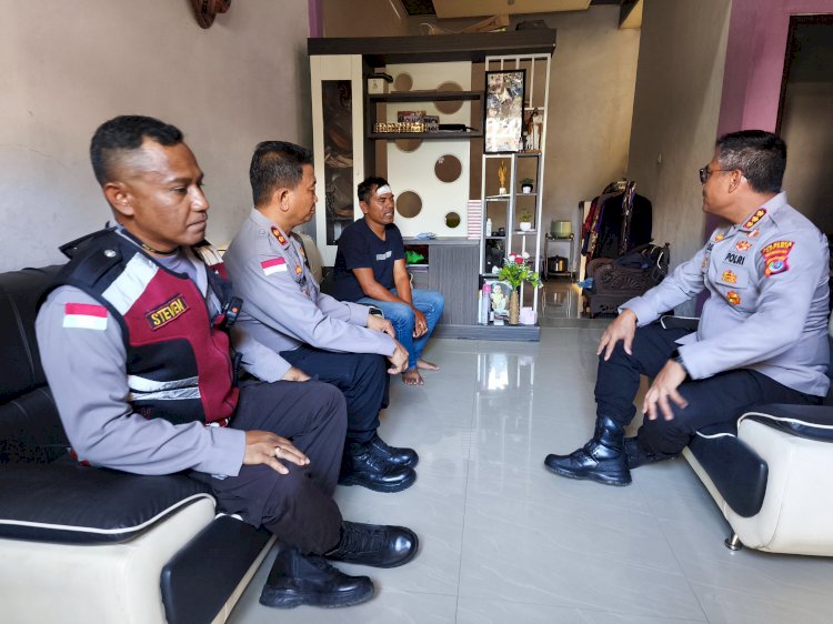 Usai Jadi Korban Lemparan Batu Saat Unras, Personel Polresta Kupang Kota Dijenguk Kapolresta.