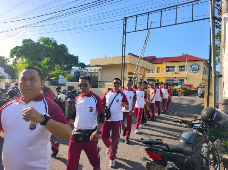 Jaga Kebugaran dan Soliditas, Personel Polresta Kupang Kota Gelar Olahraga Bersama.