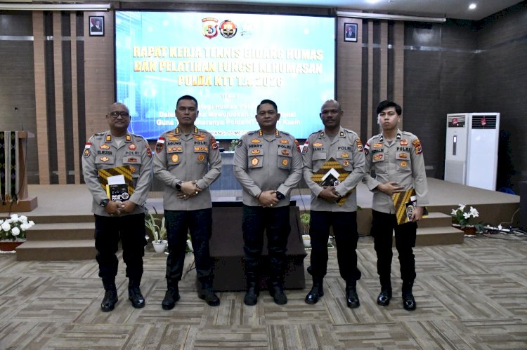Buka Rakernis Humas 2026, Karo SDM Polda NTT Tekankan Strategi Literasi Digital; Humas Polresta Kupang Kota Raih Penghargaan Juara 2.