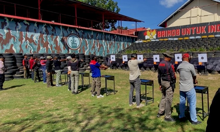 Asah Kemampuan Menembak Personel, Kapolresta Kupang Kota: Pemegang Senpi Harus Profesional dan Bertanggung Jawab.