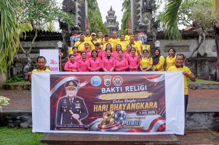 Polresta Kupang Kota Bersama Bhayangkari Bersihkan Rumah Ibadah, Sambut Hari Bhayangkara ke-80.