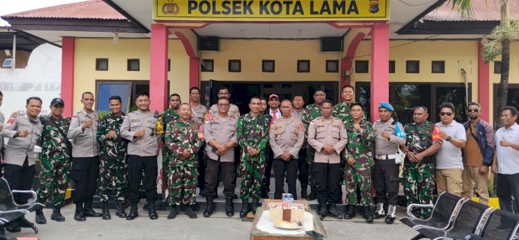 Koramil 1604-01/Kupang Beri Kejutan Hari Bhayangkara ke-80 di Polsek Kota Lama, Perkuat Sinergisitas TNI-Polri.