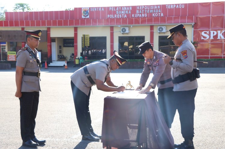 Sertijab Kapolsek Maulafa, Kapolresta Kupang Kota Tekankan Profesionalisme dan Pelayanan Prima kepada Masyarakat.