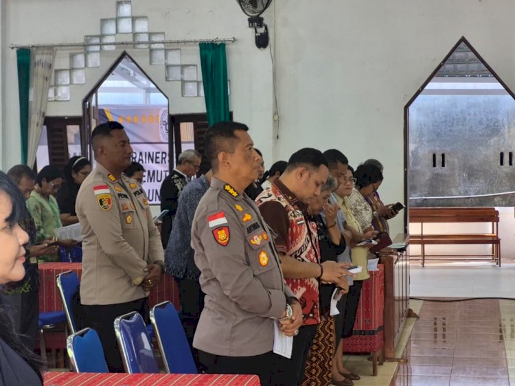 Wujud Dukungan Polri, Kapolsek Maulafa Hadiri Pembukaan ToT Gereja Ramah Disabilitas GMIT