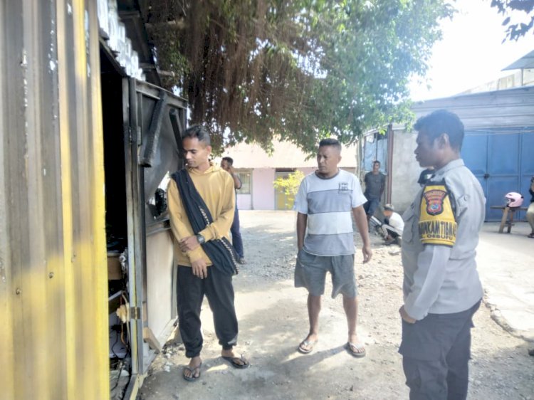 Wujud Pelayanan Prima, Bhabinkamtibmas Oebufu Respons Cepat Laporan Kebakaran Tempat Usaha Warga.