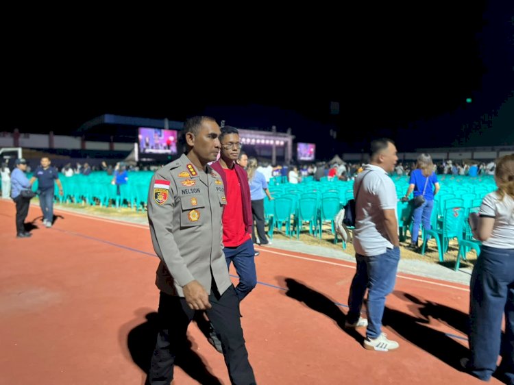 Kapolresta Kupang Kota Pimpin Langsung Pengamanan KKR Gereja Mawar Sharon di Stadion Oepoi