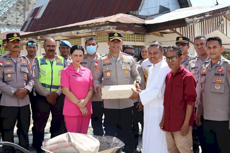 Kapolresta Kombes Nelson Pimpin Aksi Sosial, Komunitas Katolik Polresta Kupang Kota Bantu Material Pembangunan Gereja St. Maria Fatima Batakte.
