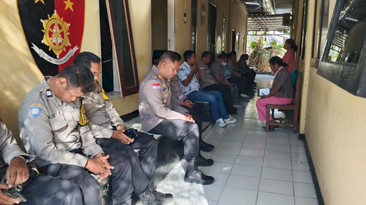 Binrohtal Polsek Kota Raja, Doakan Warga Flores yang Terdampak Gempa.