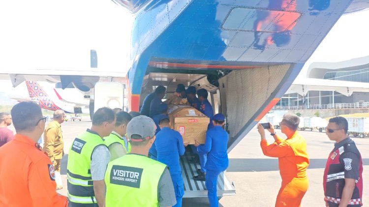 Gugur di Papua, Jenazah drh. Alfonsius Diterbangkan dengan Pesawat Polri Menuju Maumere.