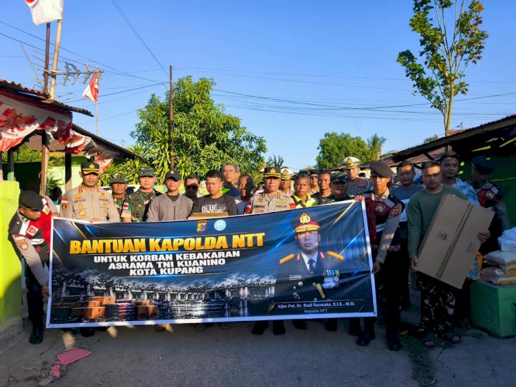 Kapolresta Kupang Kota Salurkan Bantuan Kapolda NTT bagi Korban Kebakaran Asrama TNI-AD Kuanino