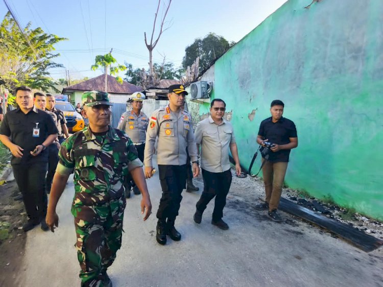 Kapolresta Kupang Kota Salurkan Bantuan Kapolda NTT bagi Korban Kebakaran Asrama TNI-AD Kuanino