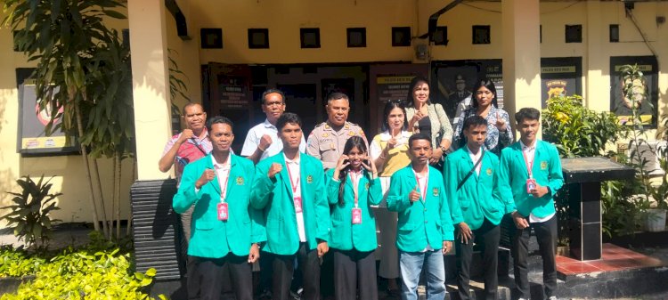 Mahasiswa Fakultas Hukum UPG 1945 Kupang Magang di Polsek Kota Raja, Kapolsek Tekankan Pengalaman Praktis Dunia Hukum.
