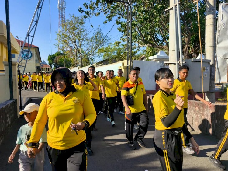 Jalan Santai Bersama, Polresta Kupang Kota Perkuat Kebugaran dan Kekompakan.