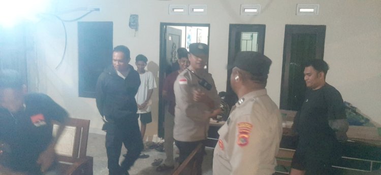 Patroli Polsek Maulafa Respon Cepat Laporan di 110, Bubarkan Kerumunan dan Amankan Tiga Pemuda Mabuk Bikin Ulah Pada Dini Hari.