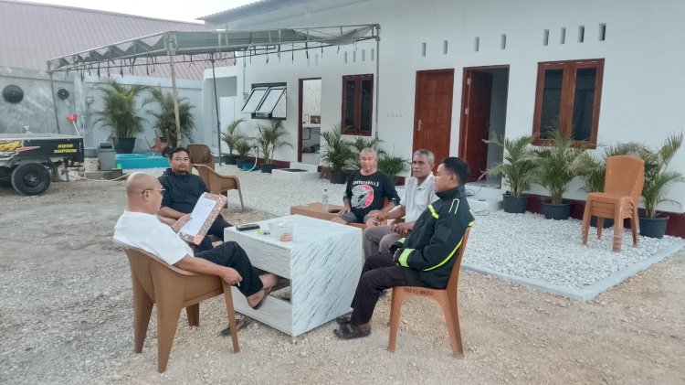 Bhabinkamtibmas Namosain Sambangi Warga, Dukung Komunikasi Humanis untuk Pembangunan Kampung Nelayan