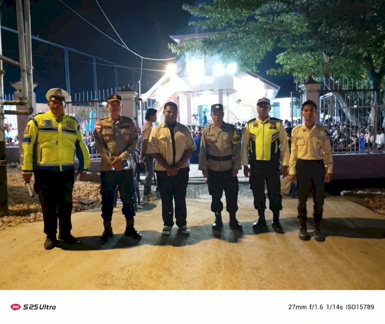 Hadir Jaga Kekhusyukan Ibadah, Kapolsek Alak Pimpin Langsung Pengamanan Penyegaran Iman di Gereja Zaitun Tenau.