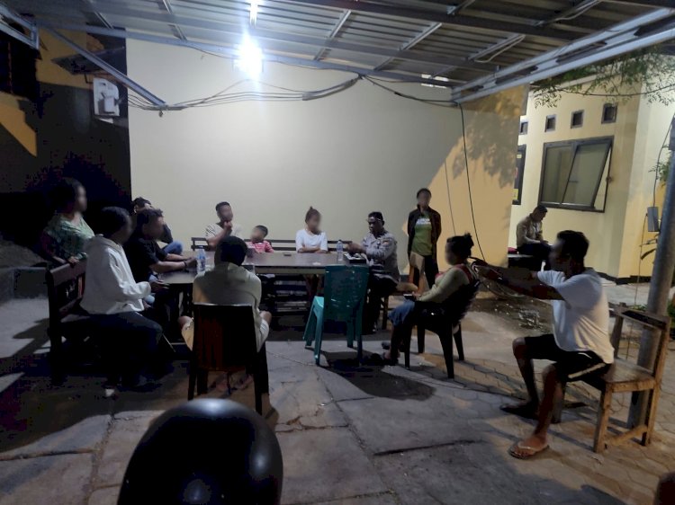 Mediasi Humanis Polsek Kota Raja, Perkelahian Sesama Pedagang Berakhir dengan Kesepakatan Damai.