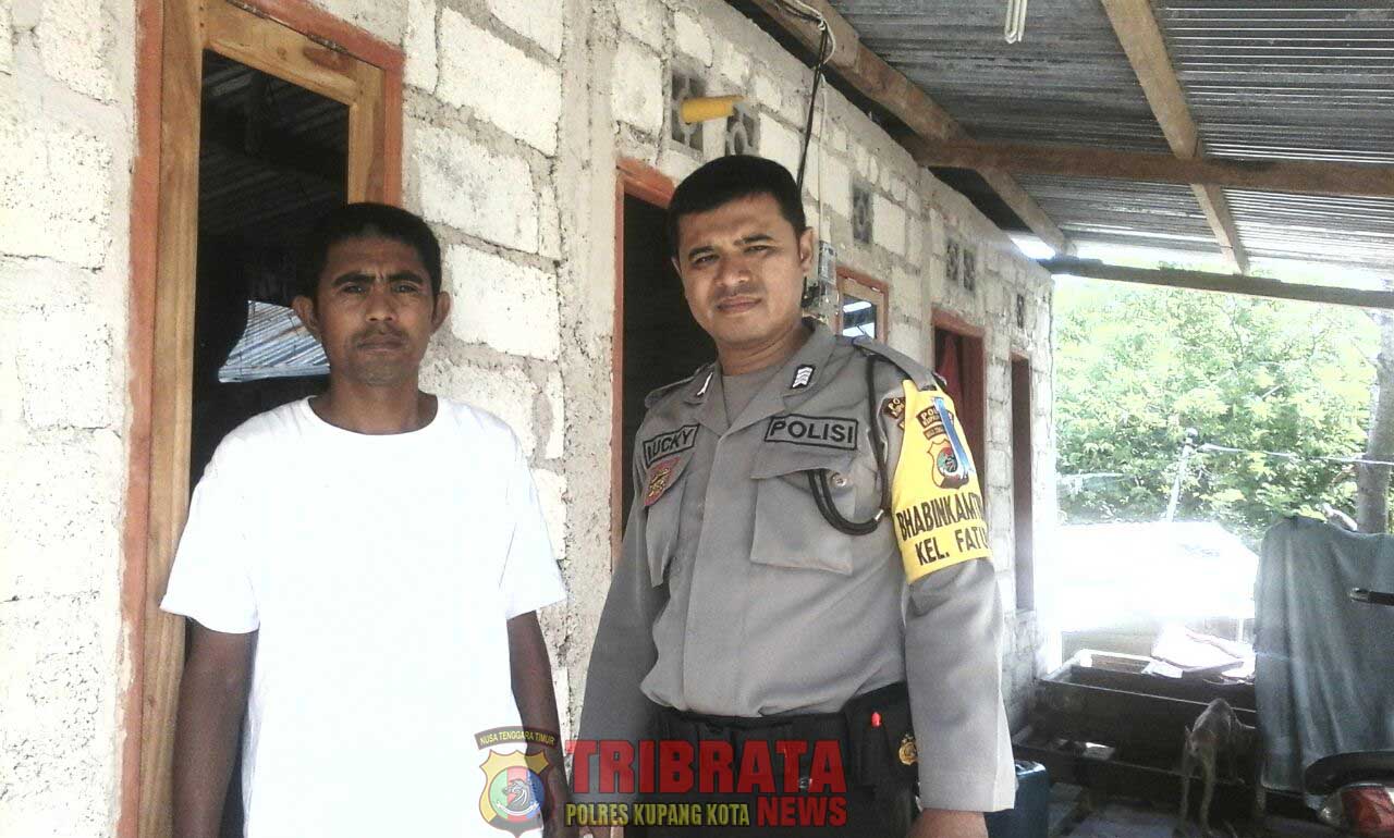 Seringnya Terjadi Aksi Pencurian,Bripka Lucky Febrianto Bhabinkamtibmas  Kelurahan Fatukoa Sambangi  Warga.