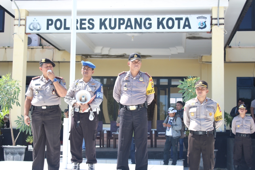 Polres Kupang Kota Lakanakan Apel Persiapan Pengamanan Kampanye Terbuka Pasangan Calon Walikota Dan Wakil Walikota Kupang Periode 2017-2022