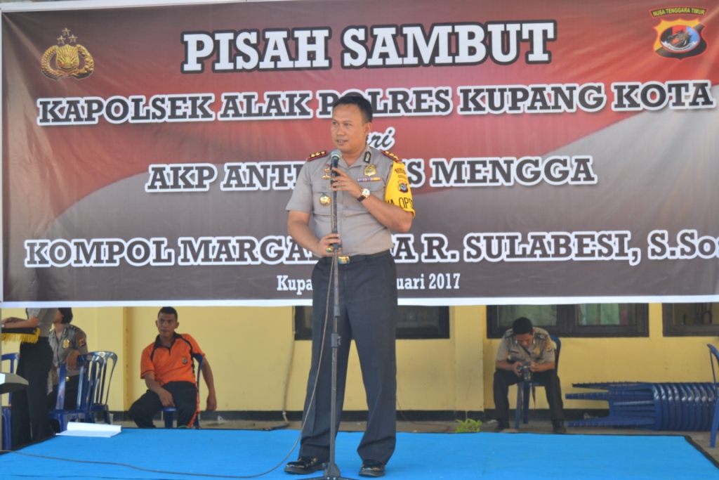 Polres Kupang Kota Gelar Acara Pisah Sambut Kapolsek Alak dan Pemberian Penghargaan Kepada Personil Yang Berprestasi.