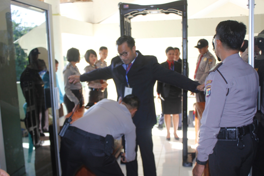 Polres Kupang Kota Libatkan 510 Personil Gabungan Amankan Pelantikan Walikota dan Wakil Walikota Kupang Periode 2017 – 2022.