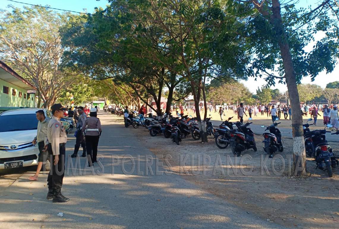 Personil Polres Kupang Kota Laksanakan Pengamanan Sholat Idul Adha 1440 H.
