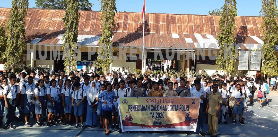 Jelang Rekrutmen Polri Tahun 2020,Polres Kupang Kota Sosialisasi ke SMAN 2 Kupang