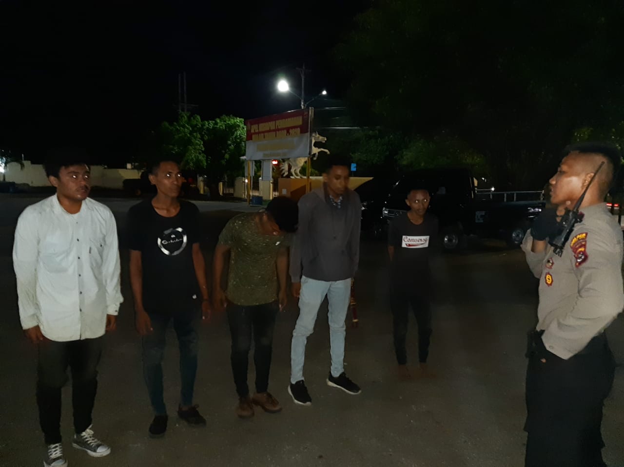 Patroli Malam, Satuan Sabhara Polres Kupang Kota Amankan Pemuda Nikmati Miras