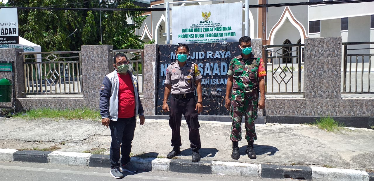 Tangkal Virus Covid-19, Bhabinkamtibmas Kelurahan Fontein Berikan Himbauan Kepada Warga di Masjid Raya Nurussa'adah