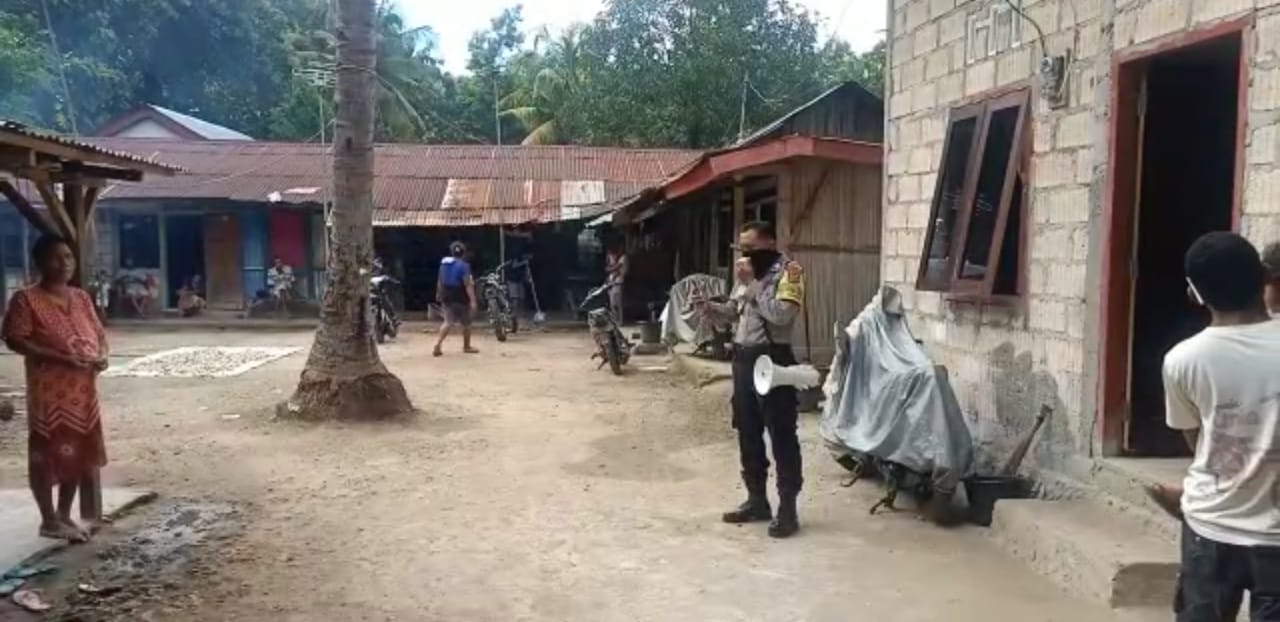 Cegah Virus Corona, Bhabinkamtibmas Kelurahan Airnona Beri Himbauan Pada Warga